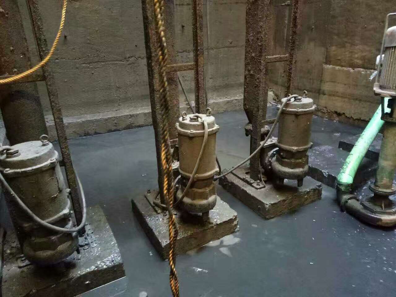 申扎污水池清理